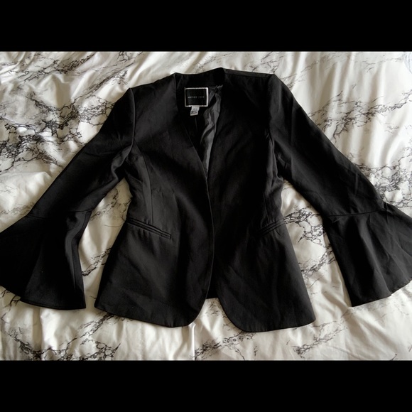Another story Black blazer